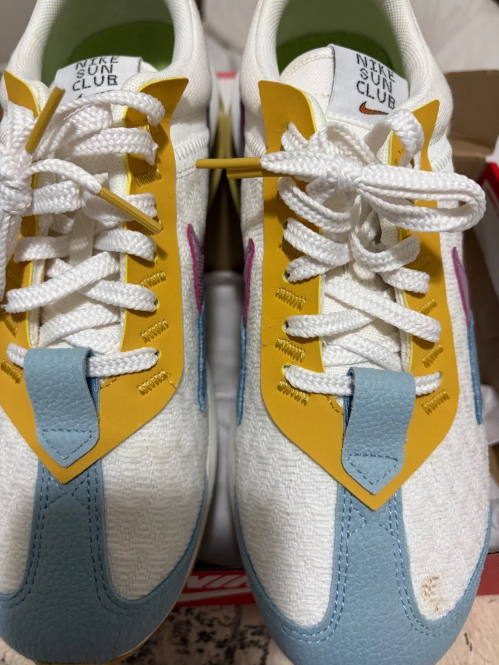 Nikes size 8.5